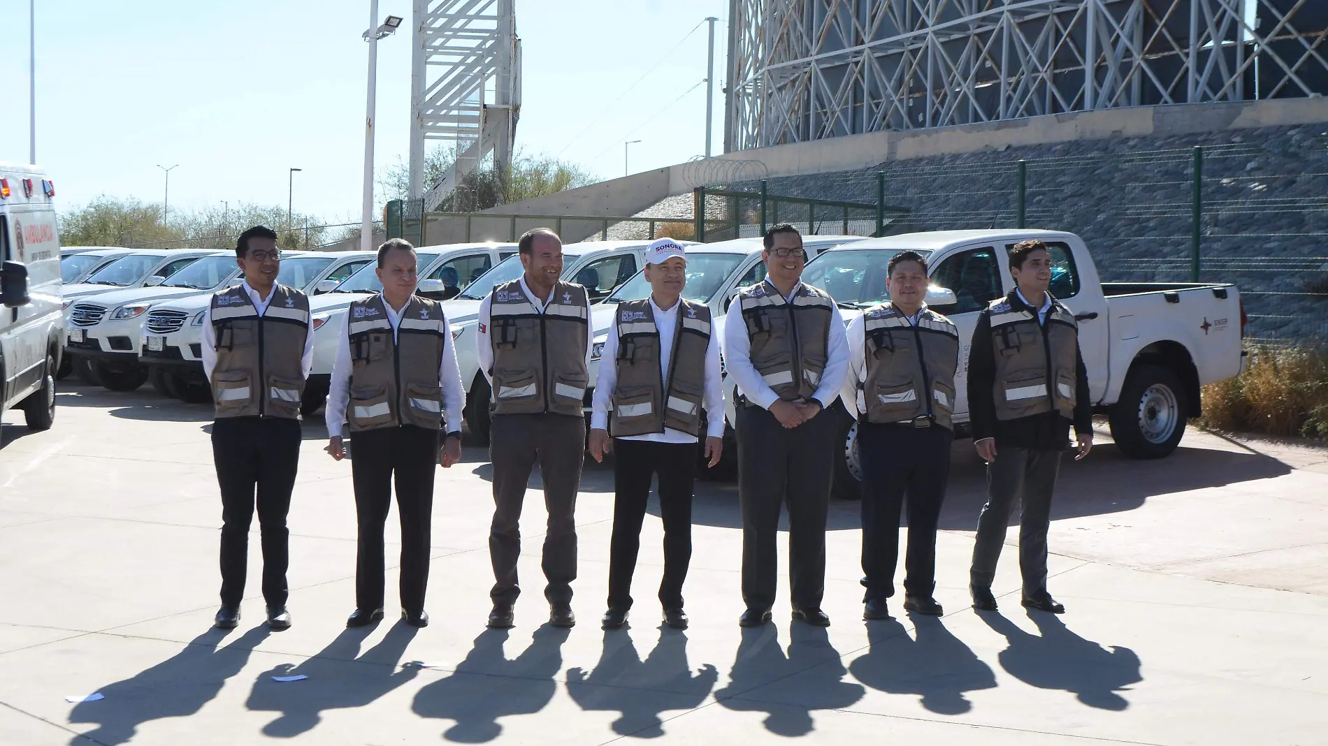 25-01-2024-Entrega de Vehiculos y Uniformes Sistema nacional de Salud-Carlos Villaba (1)